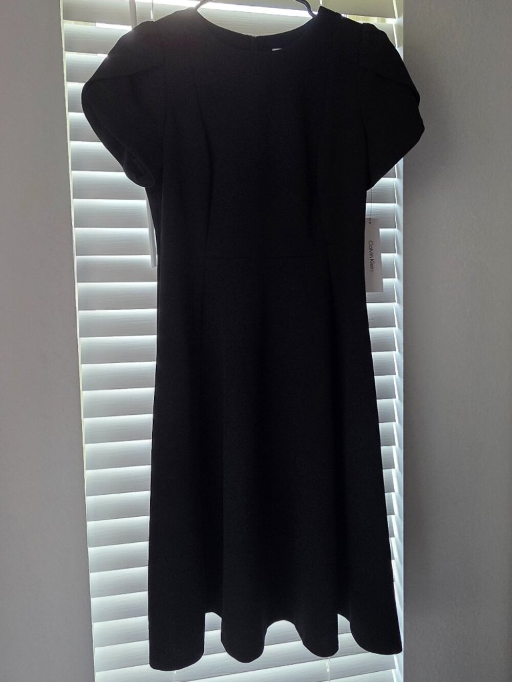 NWT Calvin Klein Black Tulip Sleeve Scallop Hem Sheath Dress, Size 6